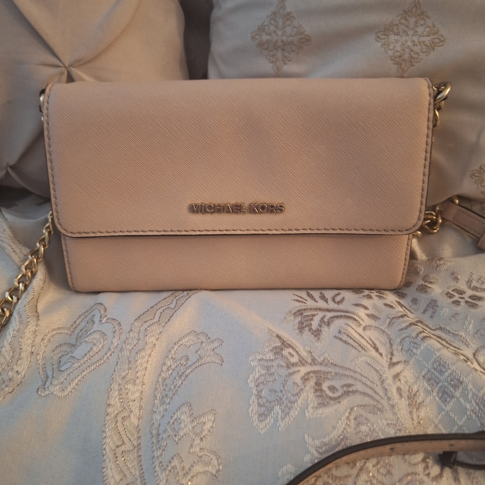Michael kors wallet crossbody purse